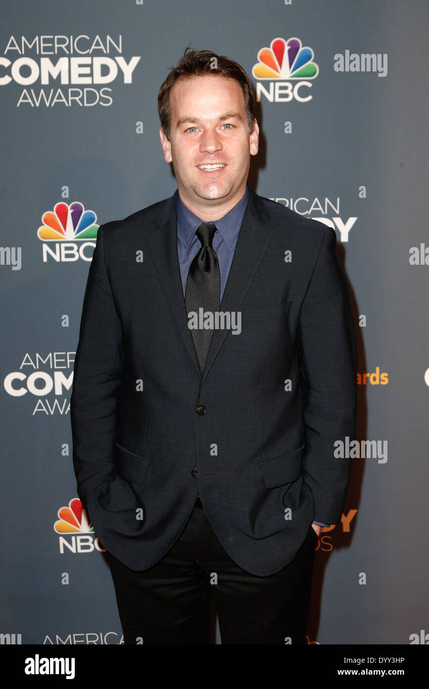 Le comédien Mike Birbiglia assiste à l'American Comedy Awards au Hammerstein Ballroom le 26 avril 2014 à New York. Banque D'Images