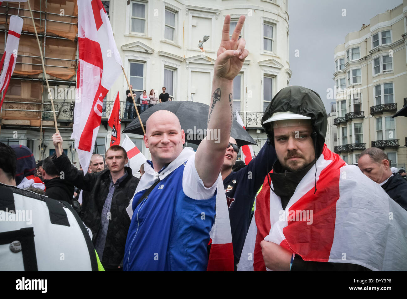 Brighton, UK. Apr 27, 2014. St.George's Day pour l'Angleterre en mars 2014 Brighton Crédit : Guy Josse/Alamy Live News Banque D'Images