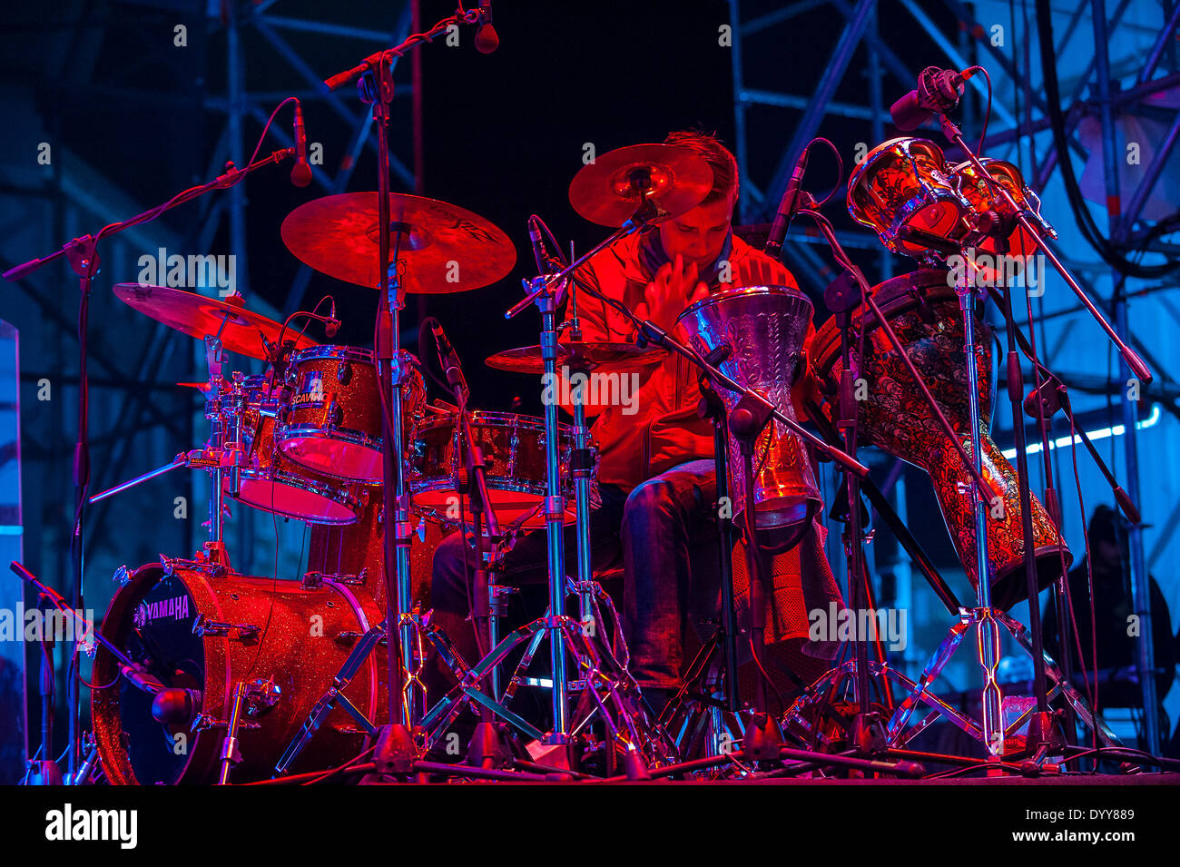 Turin, Italie. Apr 27, 2014. Torino Jazz Festival 27 avril 2014 - Al Di Meola Playng Beatles et plus - Peter Kaszas Crédit : Batteur Realy Easy Star/Alamy Live News Banque D'Images