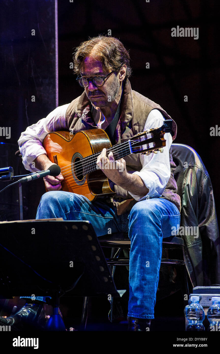 Turin, Italie. Apr 27, 2014. Torino Jazz Festival 27 avril 2014 - Al Di Meola Playng Beatles et plus - Al Di Meola Crédit : Realy Easy Star/Alamy Live News Banque D'Images