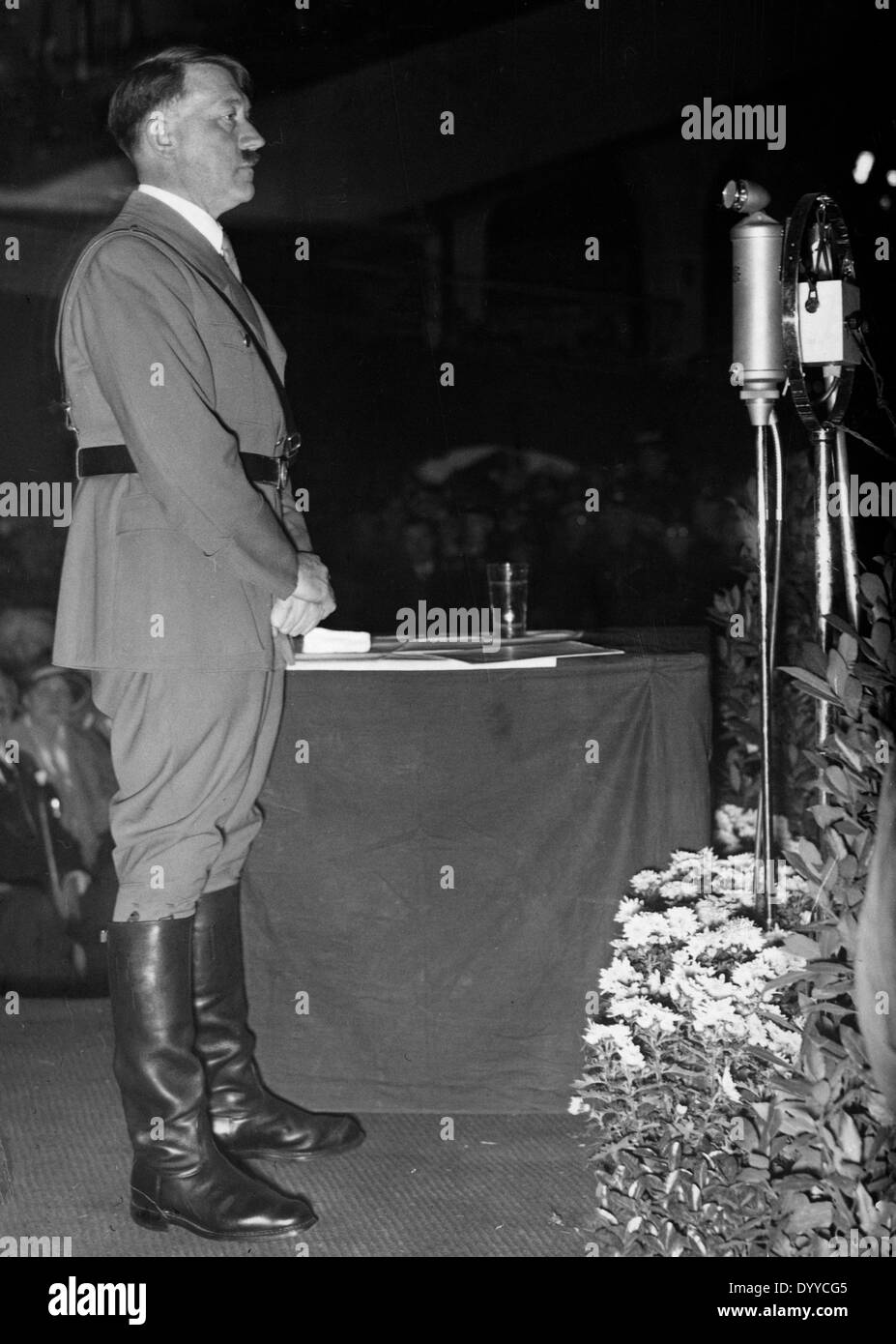 Adolf Hitler lors d'un discours au Sports Palace, 1933 Banque D'Images