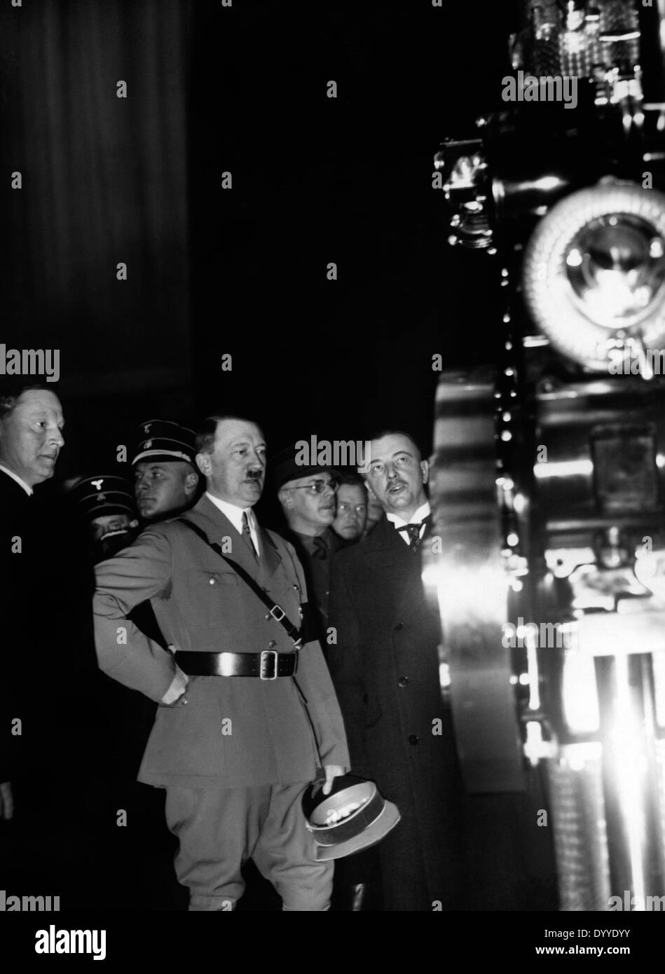 Adolf Hitler à l'exposition d'automobiles, 1935 Banque D'Images