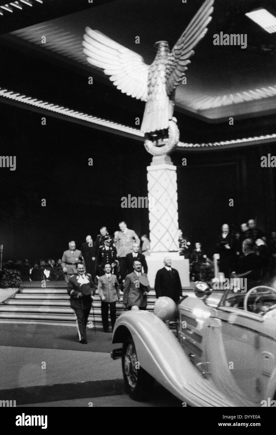Adolf Hitler à l'ouverture de l'exposition d'automobiles, 1938 Banque D'Images