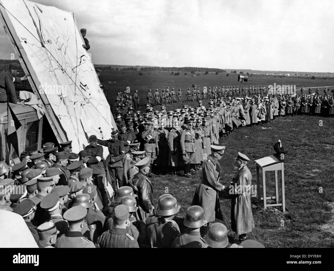 Adolf Hitler à la manoeuvre du 6e corps d'armée, 1935 Banque D'Images