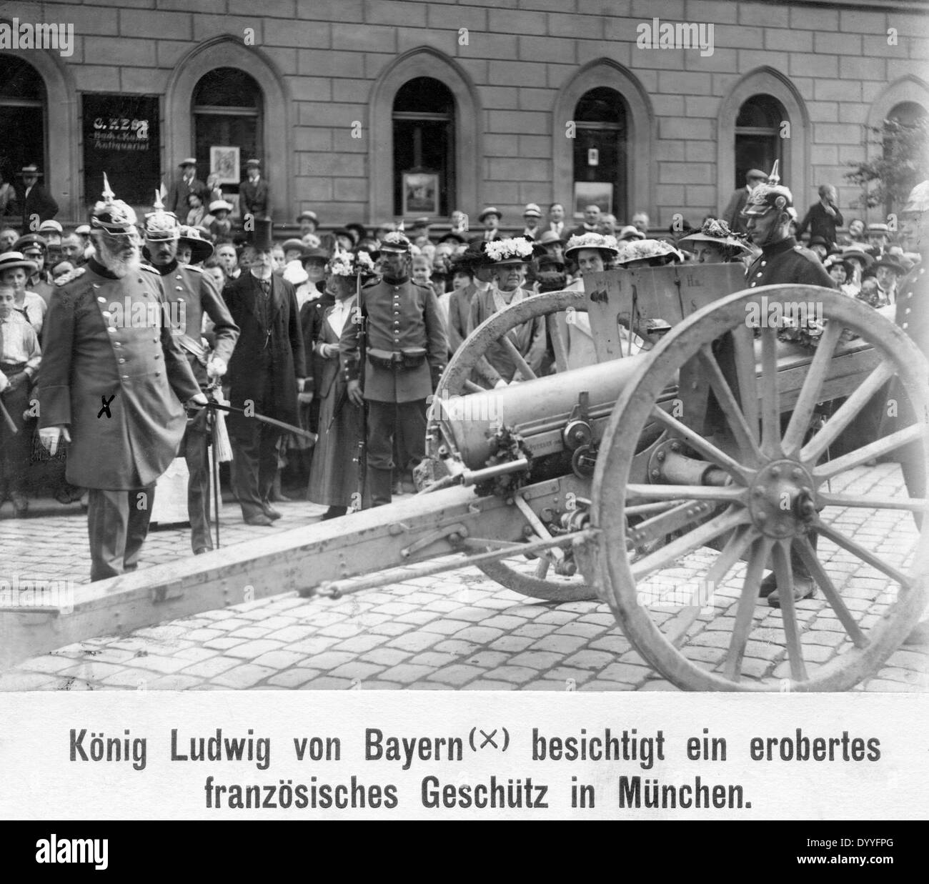 Ludwig III inspecte une pièce d'artillerie, 1914 Banque D'Images