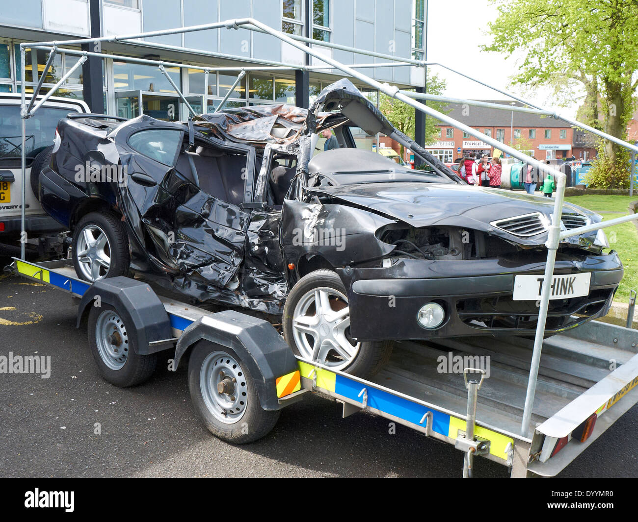 Résultat d'un montrant la police s'est écrasé en voiture l'alcool au volant, accident mortel Sandbach Cheshire UK Banque D'Images