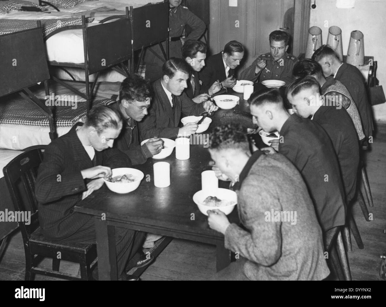 Introduction du service militaire obligatoire, 1935 Banque D'Images