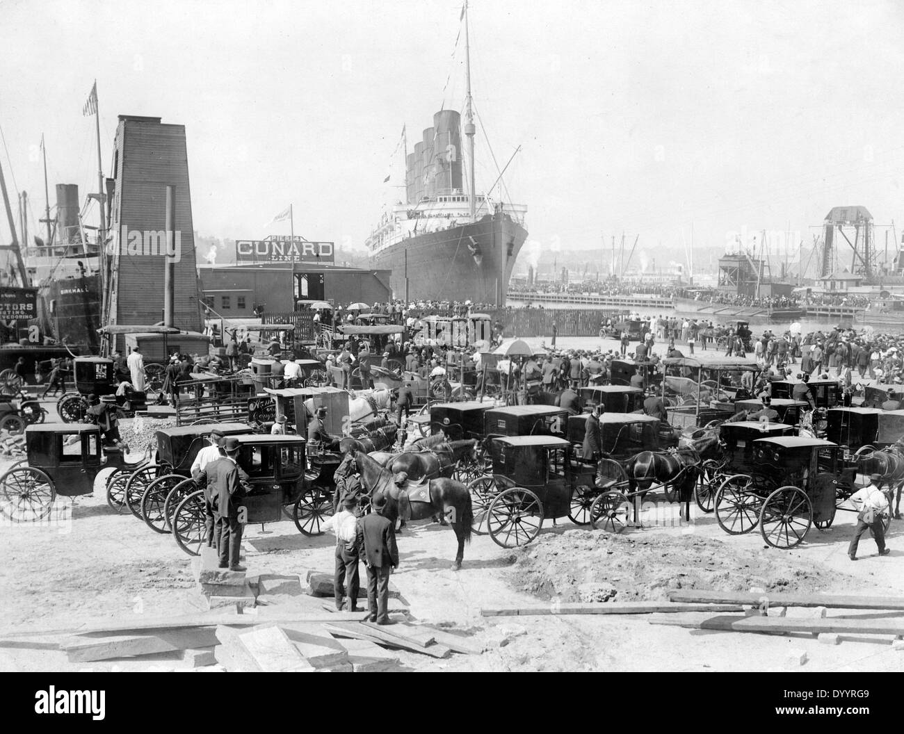 RMS Lusitania à New York, 1911 Banque D'Images