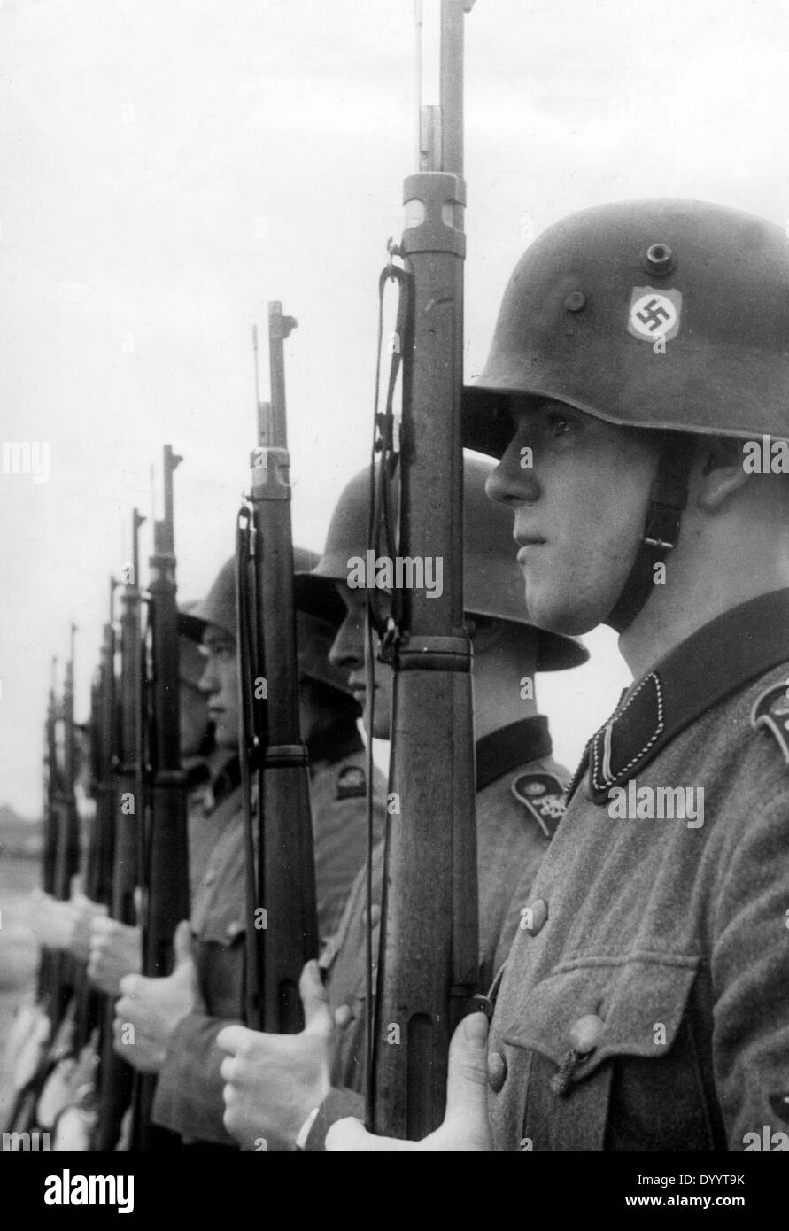 SS Leibstandarte Adolf Hitler lors d'exercices militaires, 1938 Banque D'Images