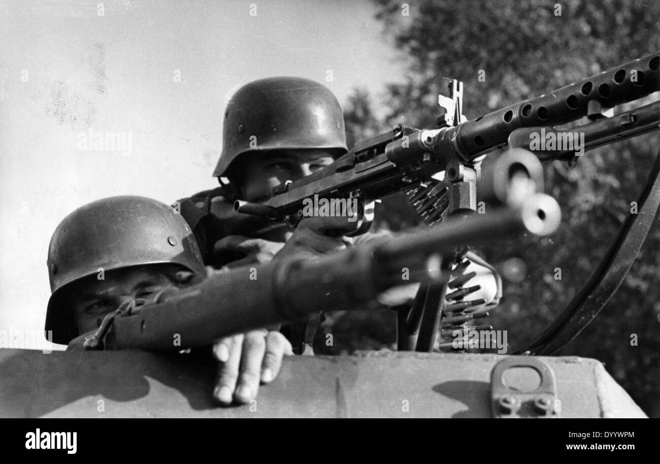 Soldats allemands dans un véhicule de transport de troupes, 1942 Banque D'Images