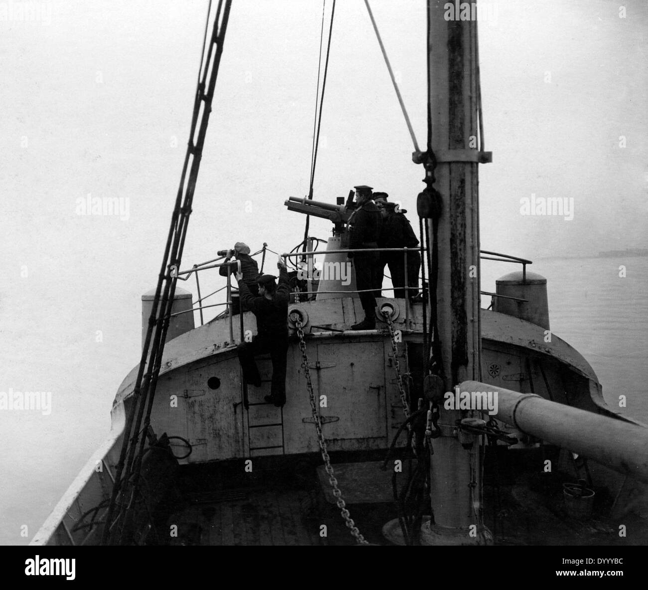 Les marins allemands à la plate-forme d'observation sur un navire de patrouille, 1916 Banque D'Images