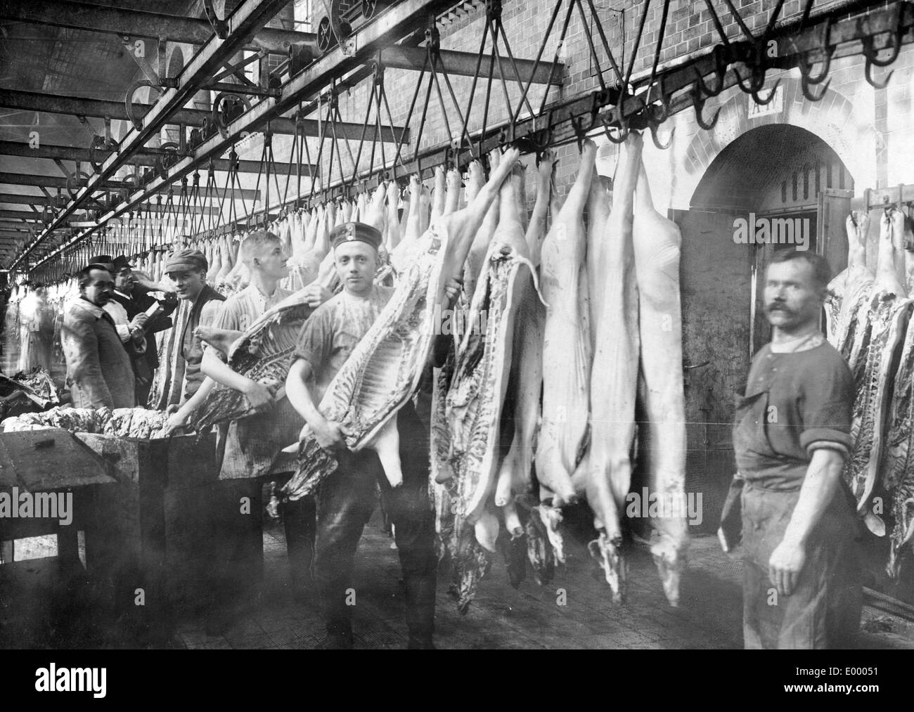 La viande dans une chambre froide, 1917 Banque D'Images