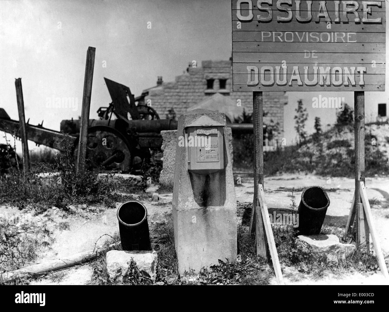 Vieux matériel militaire près de Douaumont Banque D'Images