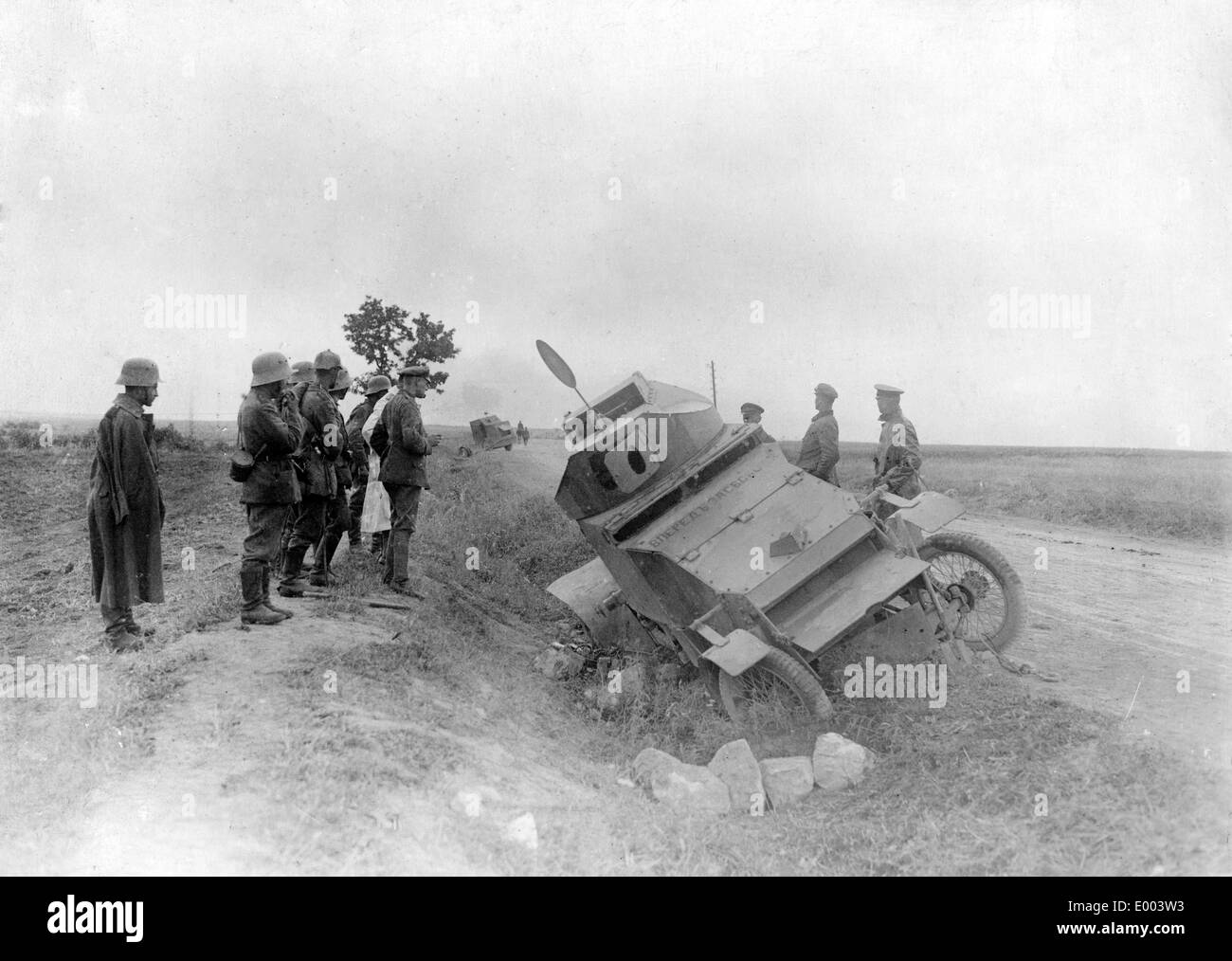Les blindés russes fait naufrage dans l'Est de la Galicie, 1917 Banque D'Images