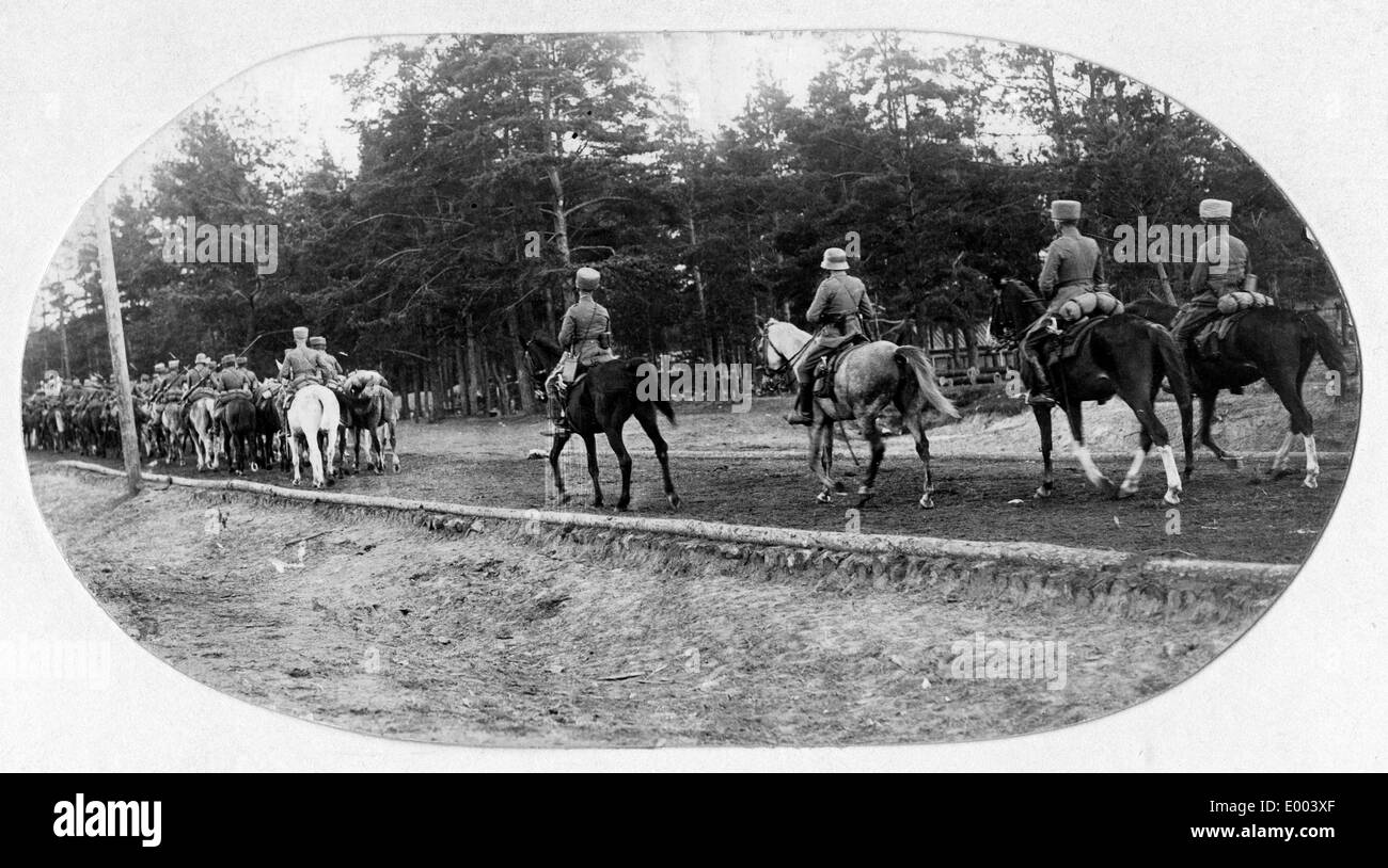 Cavalerie allemande près de la rivière Daugava, 1917 Banque D'Images