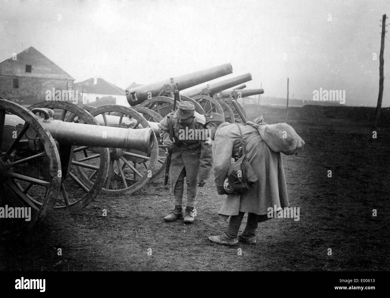Les soldats austro-hongrois à conquis à l'artillerie, 1916 Banque D'Images