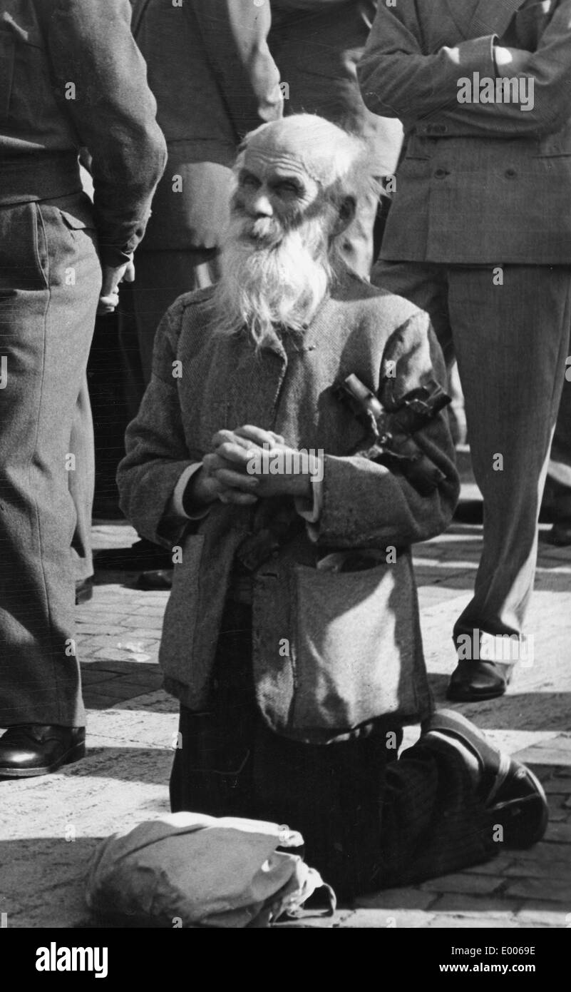 Un orant au Vatican, 1954 Banque D'Images