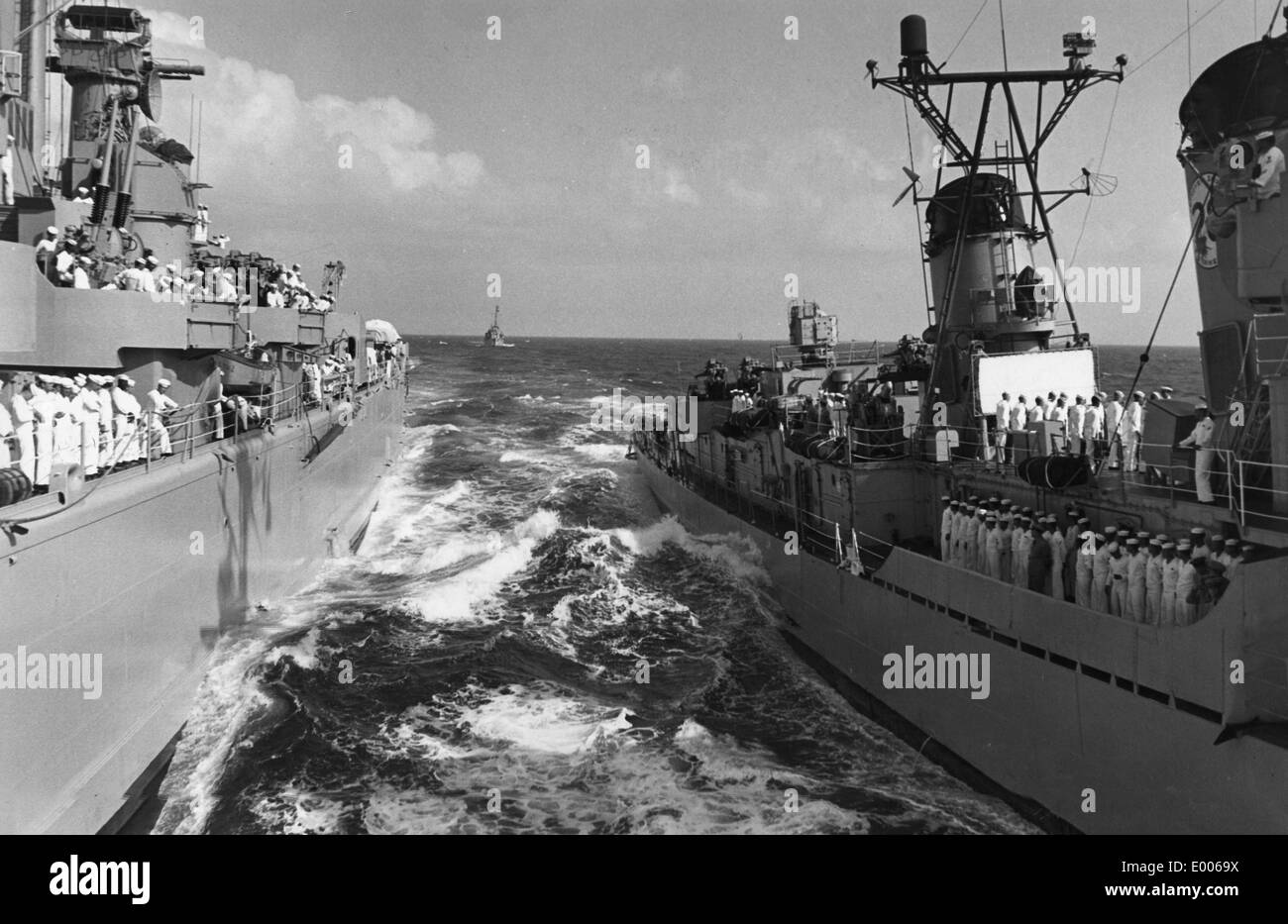 Des navires de guerre américains en Méditerranée, 1957 Banque D'Images