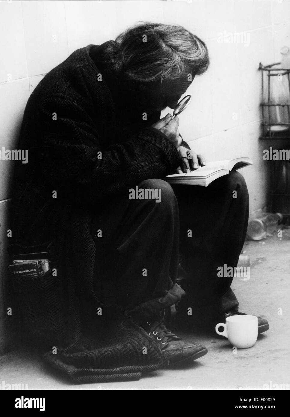 Un mendiant au Jupon Lane à Londres, 1967 Banque D'Images