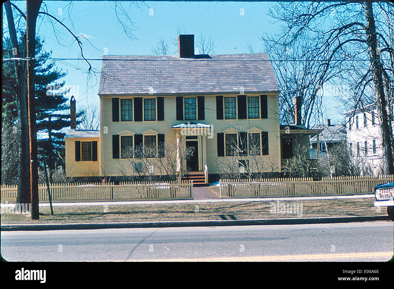 Wyman Tavern, situé à Keene, New Hampshire, est une maison historique coloniale et auberge. Il offre un aperçu de la vie du XVIIIe siècle en Nouvelle-Angleterre, avec son architecture traditionnelle et son importance culturelle. Banque D'Images