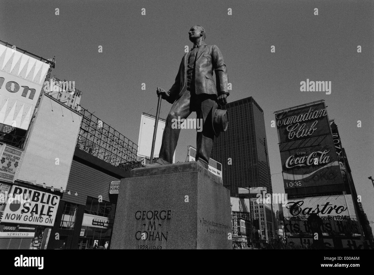 La statue de George Michael Cohan dans Time Square à New York City Banque D'Images