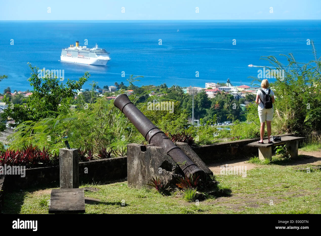 Morne Bruce donnent sur la DOMINIQUE Roseau Nation Mer des Caraïbes Îles Windward Banque D'Images