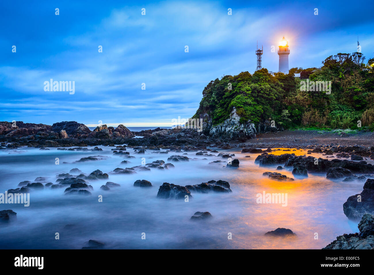 Shionomisaki Kushimoto, cap, au Japon. La marque le point le plus au sud de Honshu, l'île principale du Japon. Banque D'Images