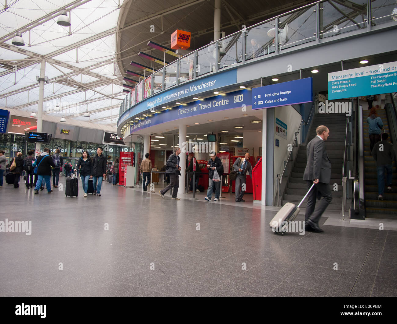 Le hall principal de la gare Manchester Piccadilly Banque D'Images