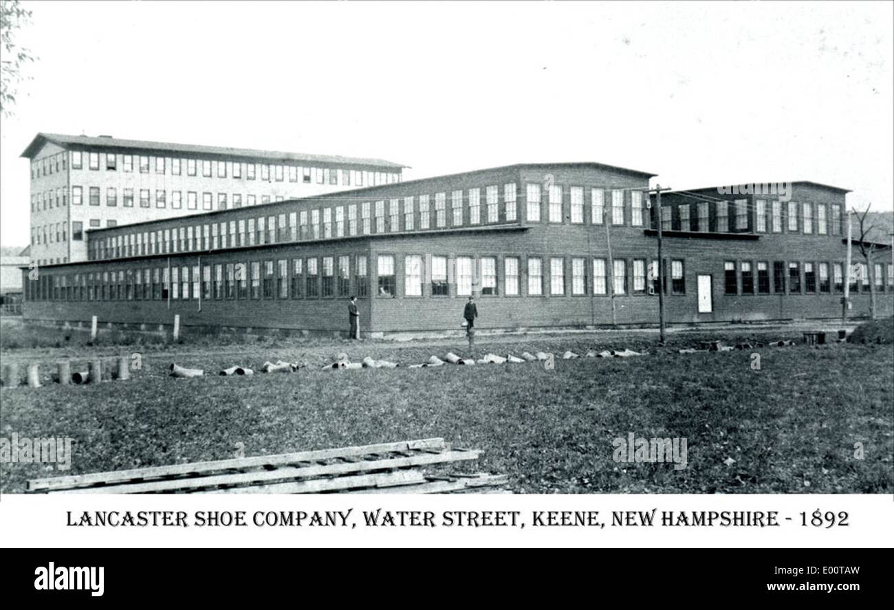 Cette photographie capture le bâtiment historique de la Lancaster Shoe Company sur Dunbar Street à Keene, New Hampshire. L’usine, exploitée par J.A. French, a joué un rôle important dans l’industrie de la cordonnerie de la région au XIXe siècle. Banque D'Images