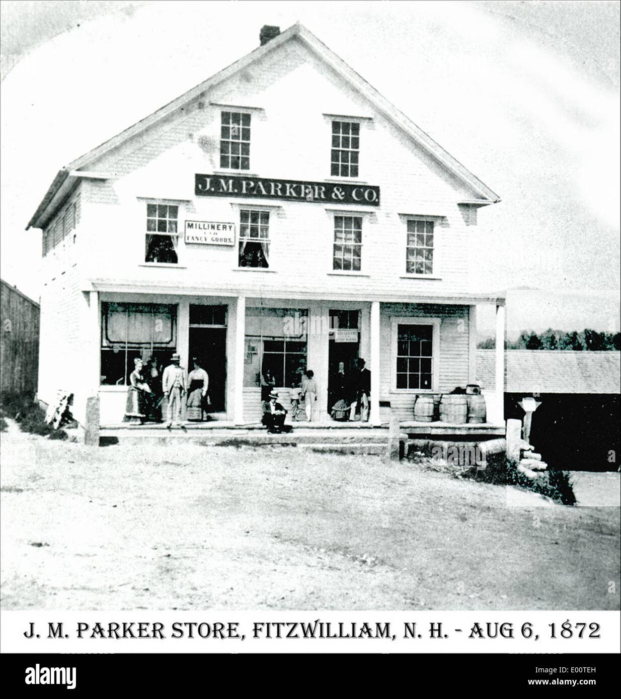 Le magasin J.M. Parker à Fitzwilliam, New Hampshire, représente un élément clé de l'histoire locale. Le magasin, actif au XIXe siècle, était un élément important de l’économie de la ville, servant de plaque tournante commerciale pour la communauté. Banque D'Images
