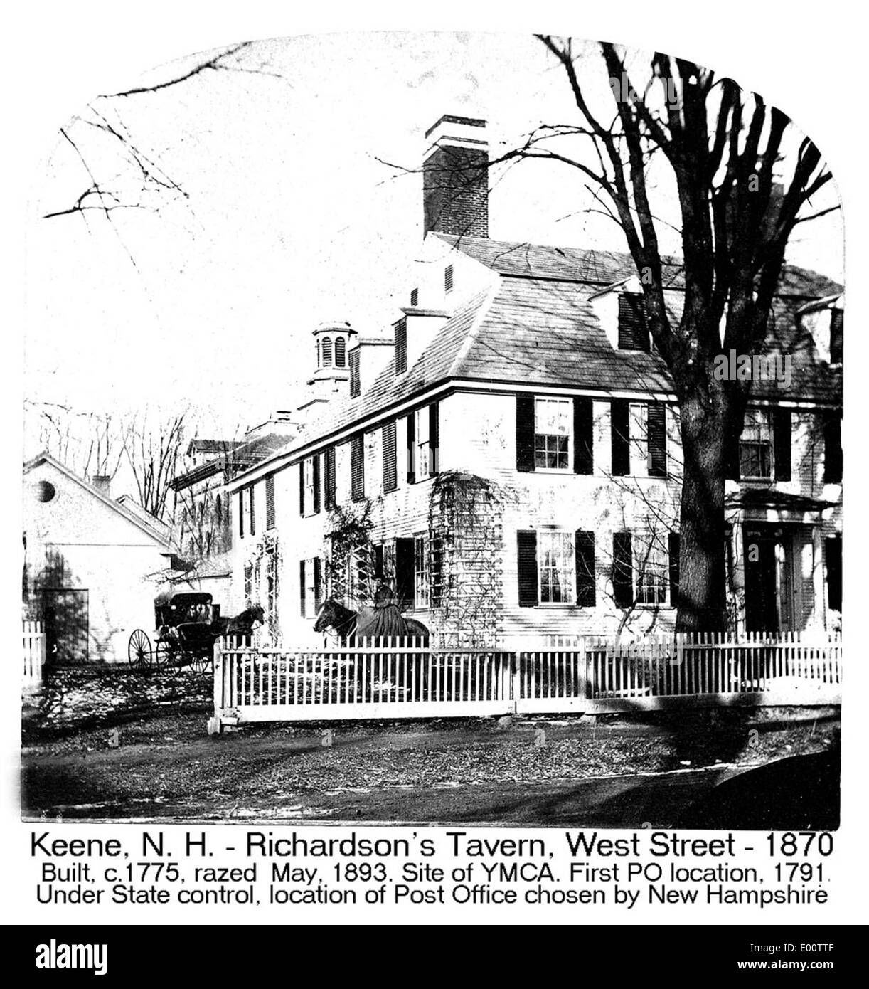 Richardson's Tavern, situé sur West Street à Keene, New Hampshire, est une auberge historique qui a joué un rôle clé dans l'histoire locale de la région. La taverne était un centre social au XIXe siècle, servant de lieu de rassemblement pour les habitants et les voyageurs. Banque D'Images