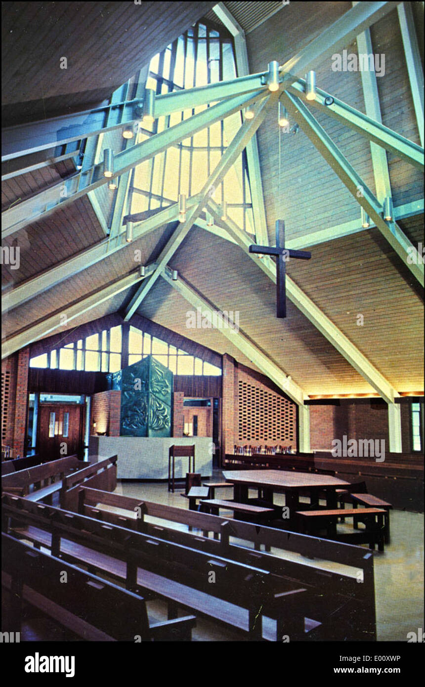 Première église baptiste de l'intérieur, de l'avenue Maple, Keene NH Banque D'Images