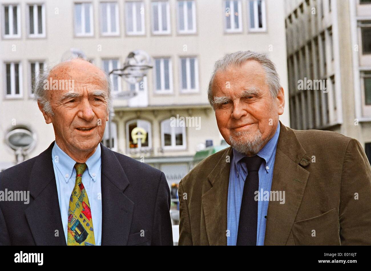 Karl Dedecius avec Czeslaw Milosz, 1999 Banque D'Images