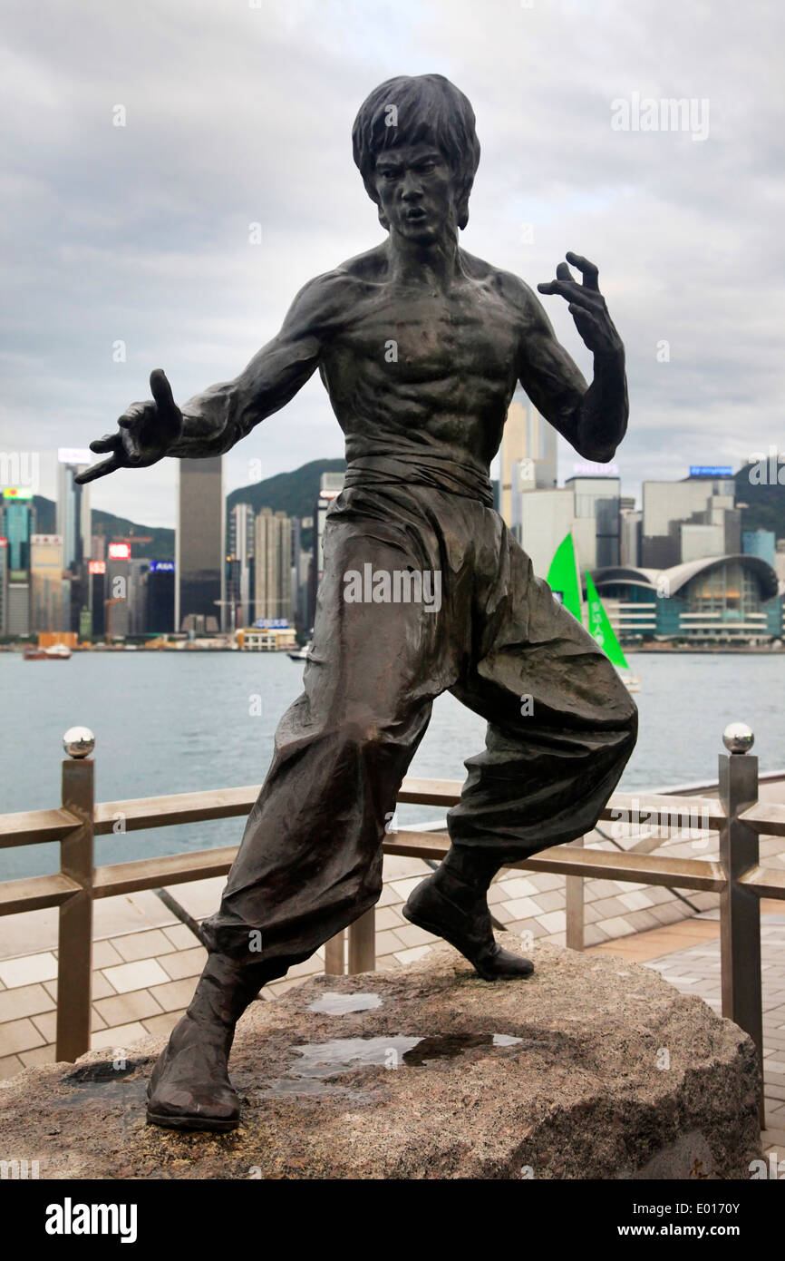 HONG KONG - le 26 avril : statue de Bruce Lee à l'Avenue des Stars, le 24 avril 2014, Hong Kong, Chine. Banque D'Images