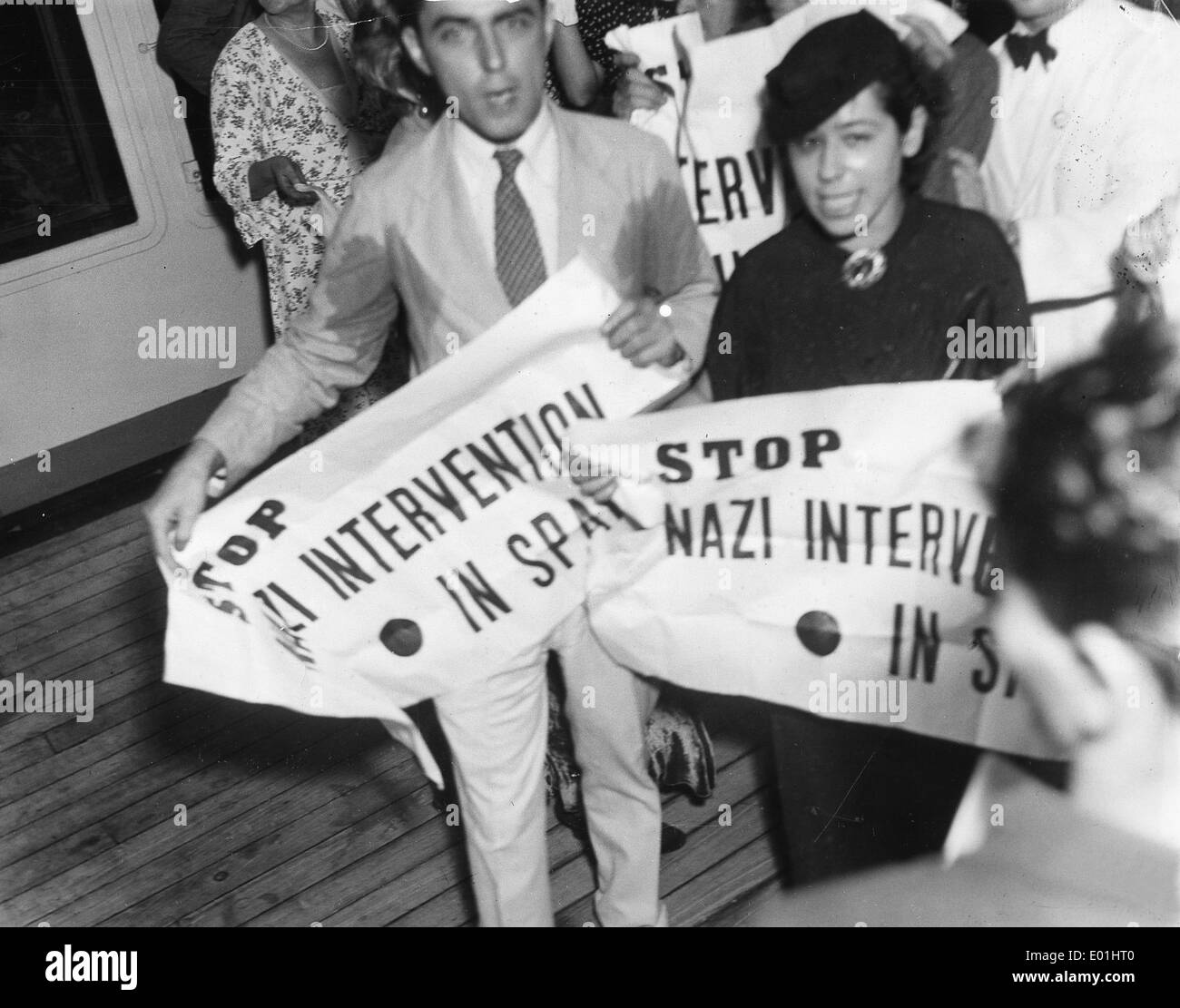 Les communistes américains protester à bord du "Bremen", 1936 Banque D'Images