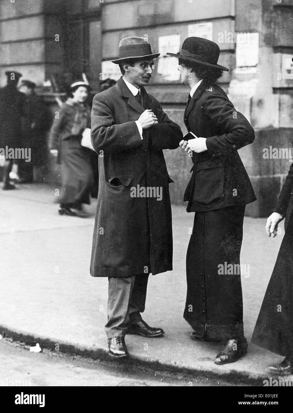 Agent de police féminin au travail à Londres, 1914 Banque D'Images