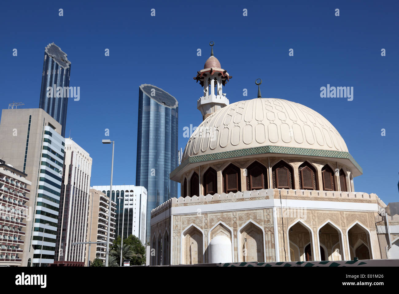 Le centre-ville de mosquée à Abu Dhabi, Émirats Arabes Unis Banque D'Images
