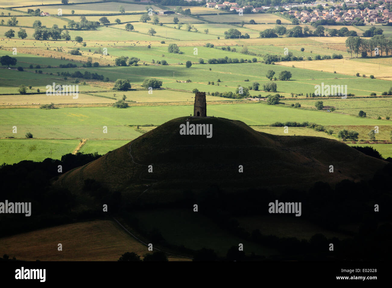 Vue aérienne de Tor de Glastonbury, Somerset, Angleterre Banque D'Images