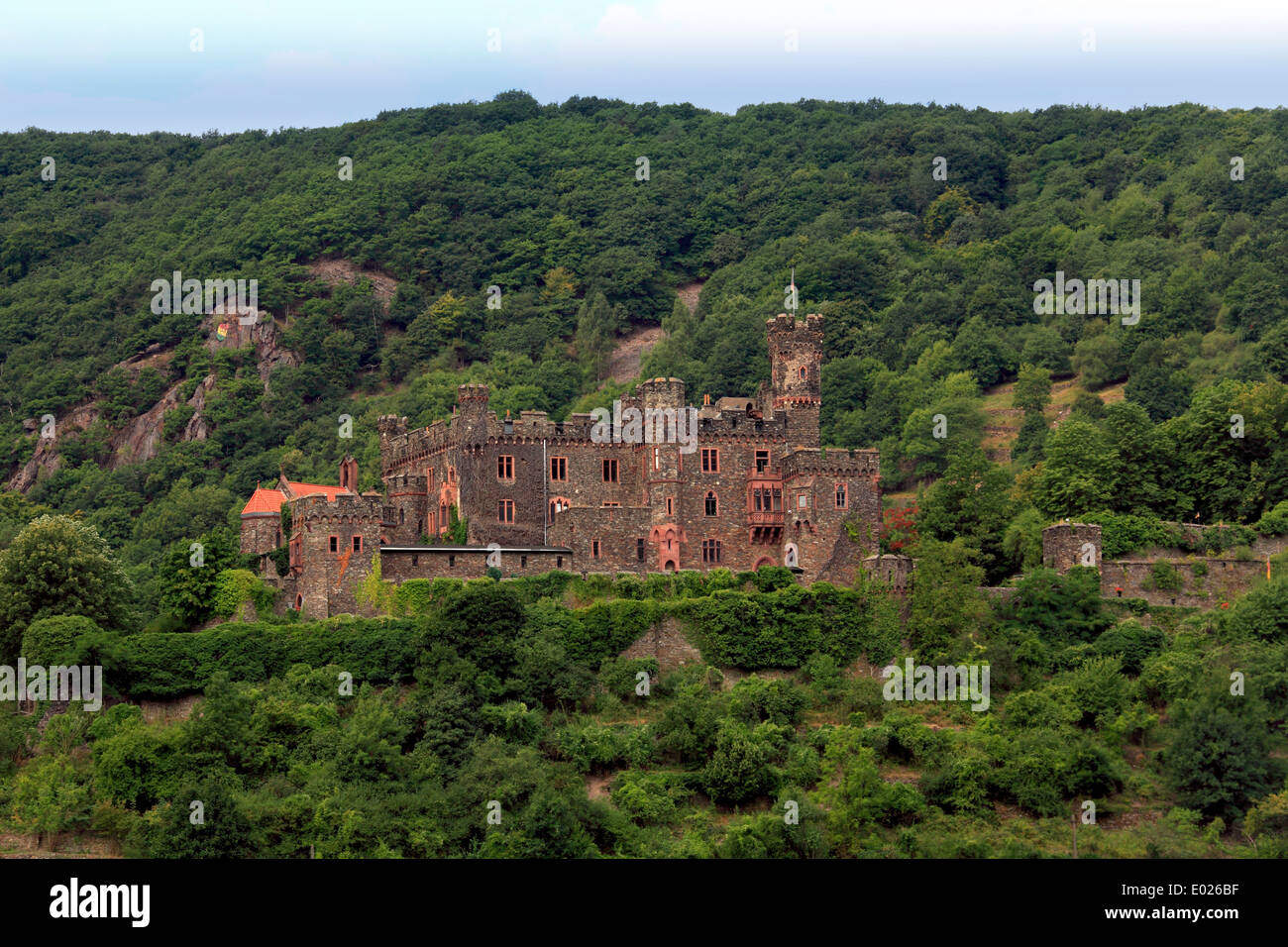 Photo du château de Reichenstein au-dessus trechtingshausen, vallée du Rhin, Allemagne Banque D'Images