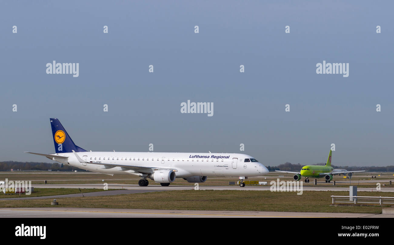 Lufthansa Regional jet Embraer EMB-195-200LR "arktl', l'aéroport de Munich, Munich, Haute-Bavière, Bavière, Allemagne Banque D'Images