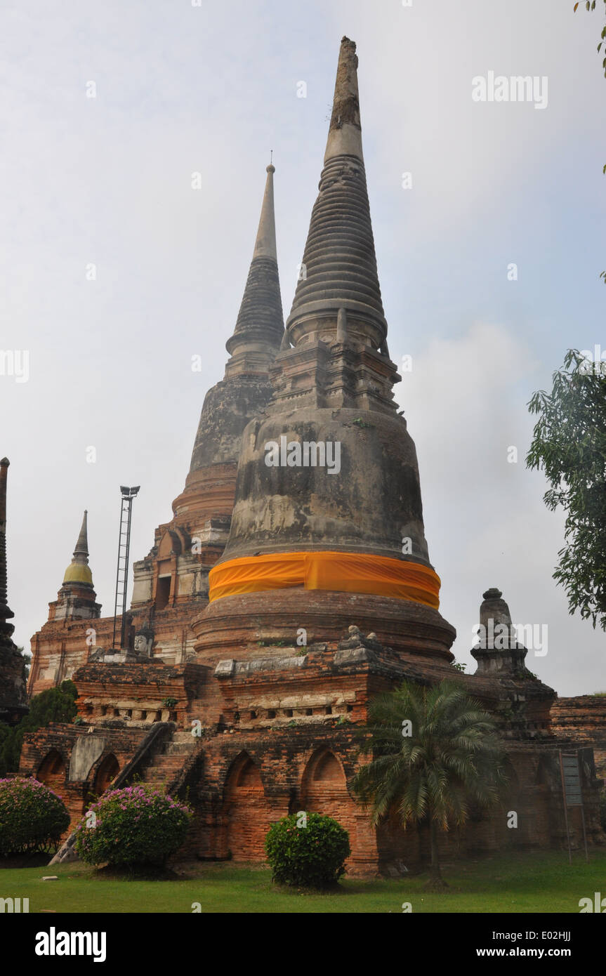 Reliquaire des tours dans le parc historique d'Ayutthaya, Ayutthaya, Thaïlande. Banque D'Images