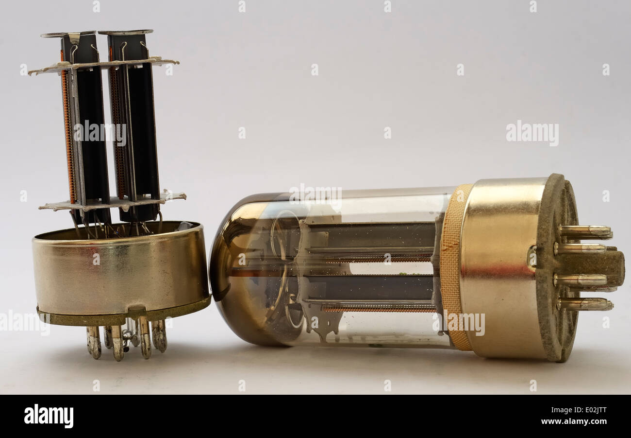 Vannes de vide 6080. Avec et sans l'enveloppe de verre Banque D'Images