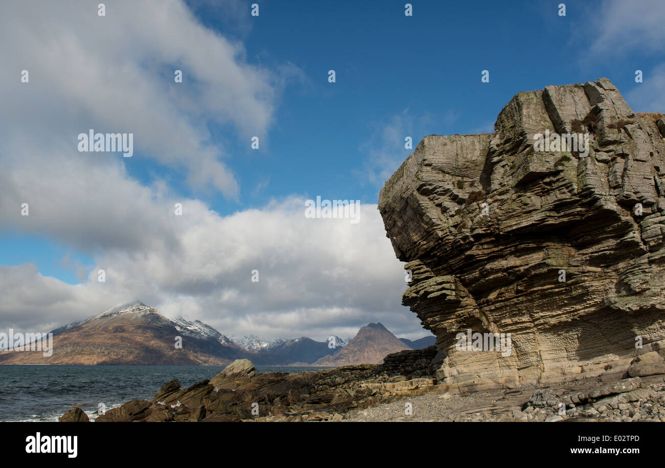 Elgol sur Loch Scavaig Île de Skye, Black Cuillin montagnes au loin. Hébrides intérieures, Ecosse Banque D'Images