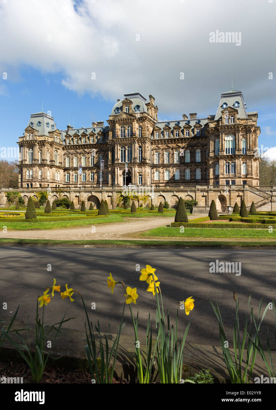 Le Bowes Museum au printemps de Teesdale Barnard Castle County Durham UK Banque D'Images