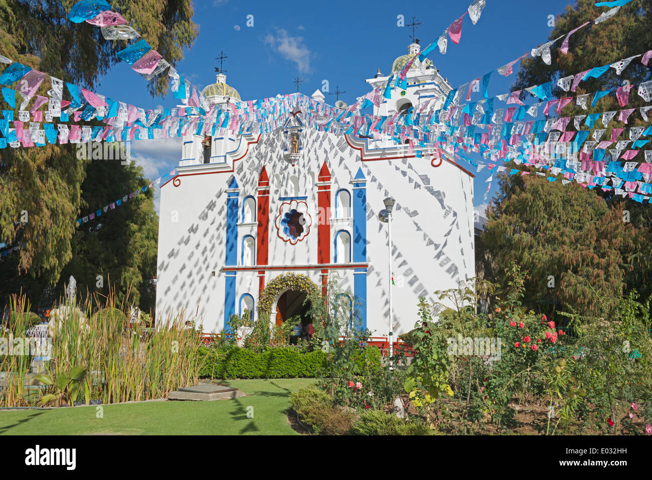 Vierge Marie Église Santa Maria del'état d'Oaxaca au Mexique El Tule Banque D'Images