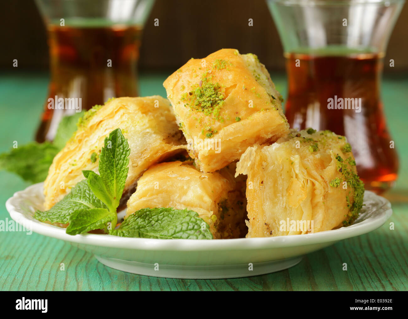 L'arabe turc traditionnel dessert - baklava au miel et pistaches Banque D'Images
