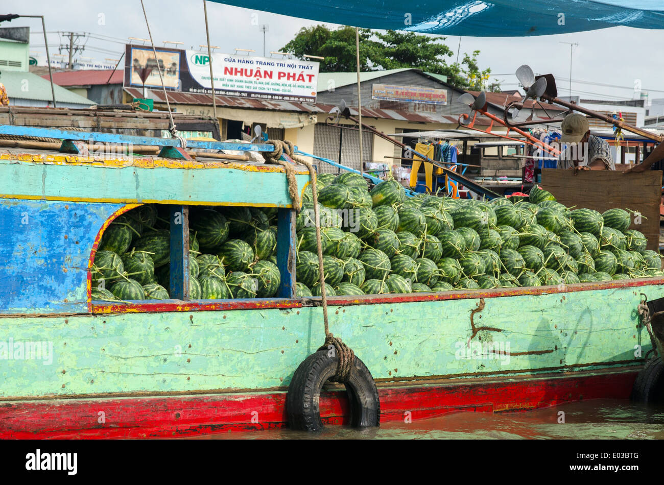 Les pastèques sur la vente, pouvez sonna, le marché flottant de Can Tho, Vietnam Banque D'Images