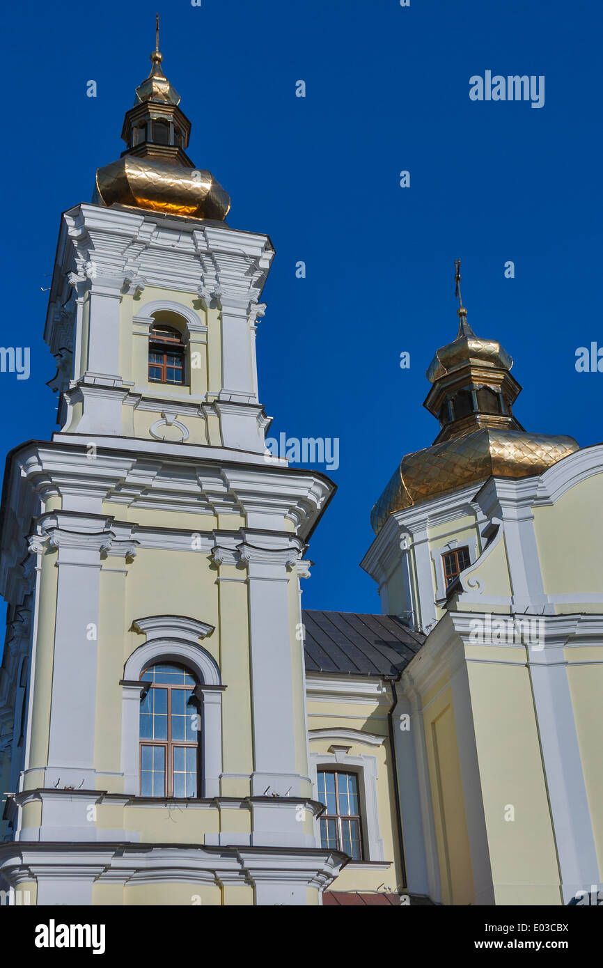 Les dômes de la cathédrale de la Transfiguration à Vinnitsa, Ukraine. Construit au 18e siècle. Banque D'Images