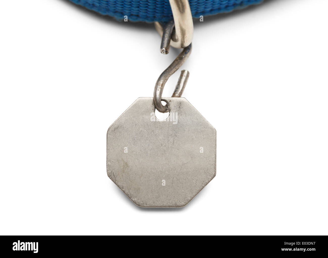 Pet vierge Dog Tag Collier et isolé sur fond blanc. Banque D'Images
