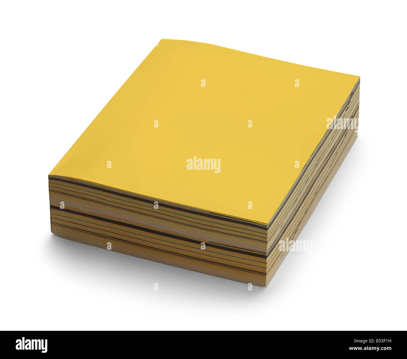 Annuaire jaune avec copie espace isolé sur fond blanc. Banque D'Images